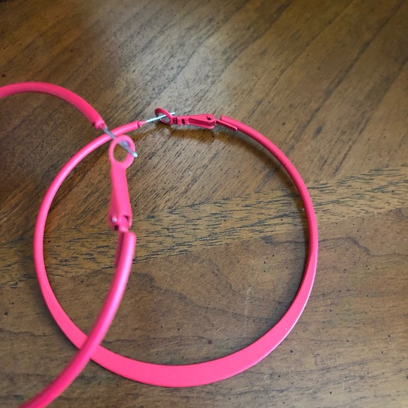 Bundle Loft Bracelet and Hoop Earrings - Picture 8 of 10